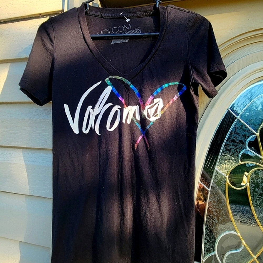 Volcom T-Shirt, Heart Rainbow Color, Size Small V-Neck